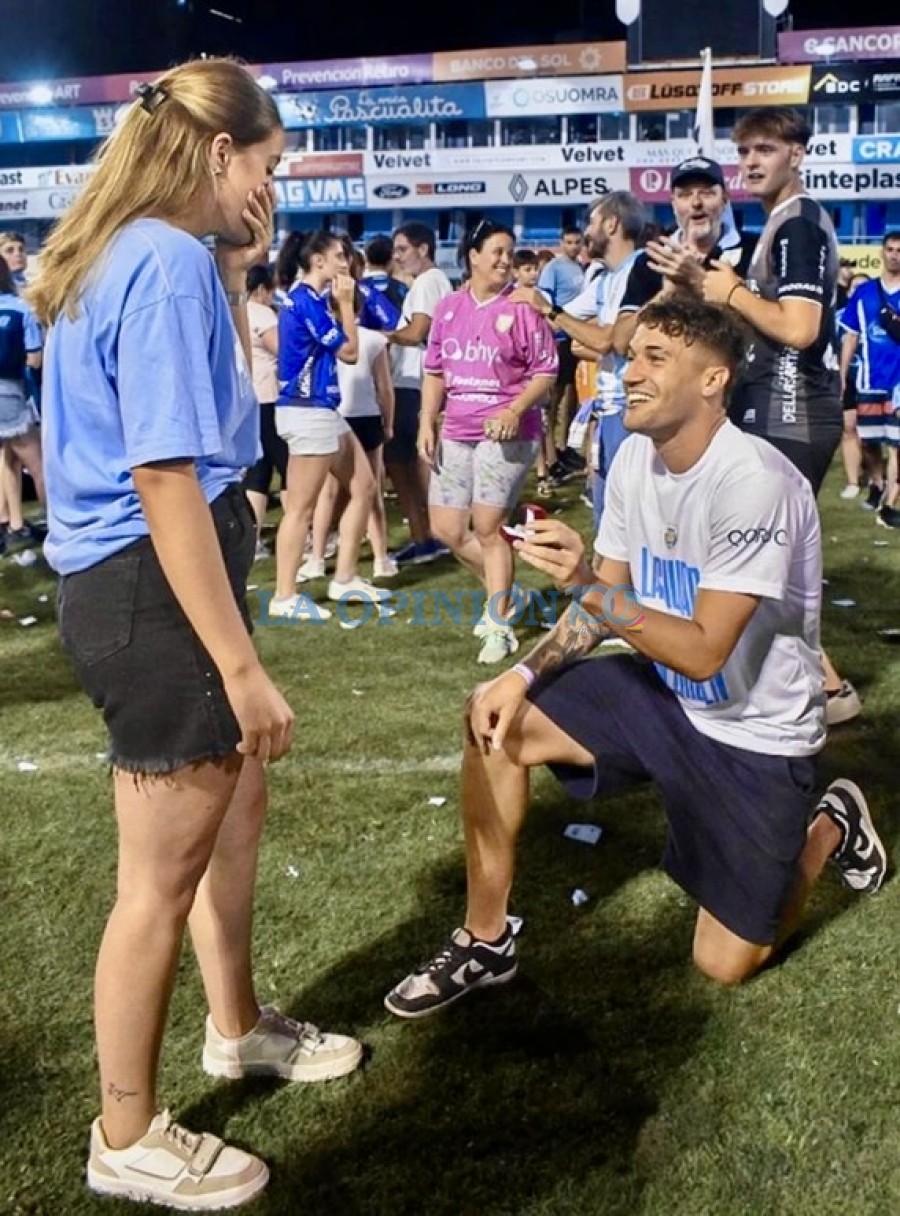 UN GRAN MOMENTO./ El Kata Alfano le pidi&oacute; casamiento a su novia. Crack!