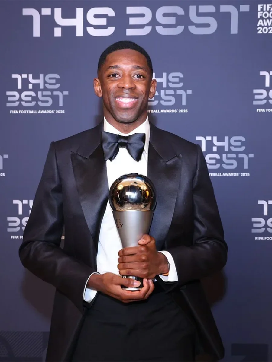 Demb&eacute;l&eacute; gan&oacute; el The Best.