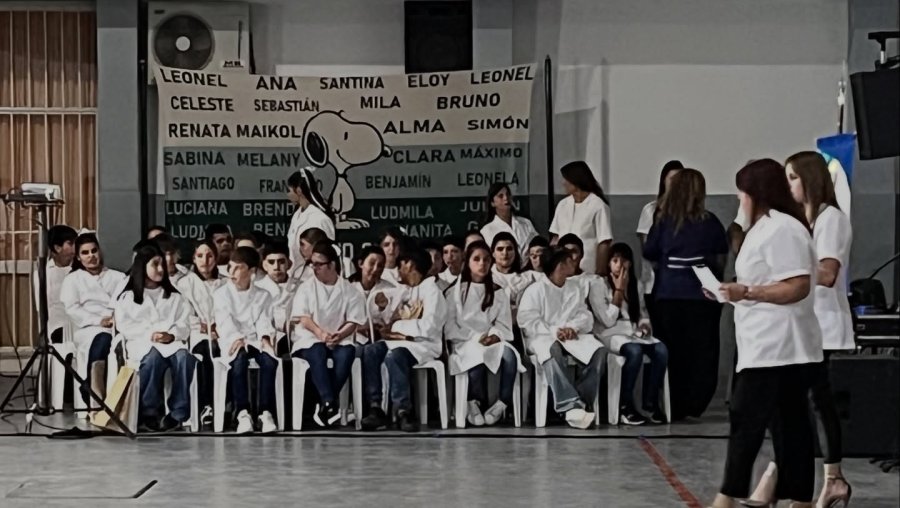 El grupo que culmin&oacute; el nivel primario.