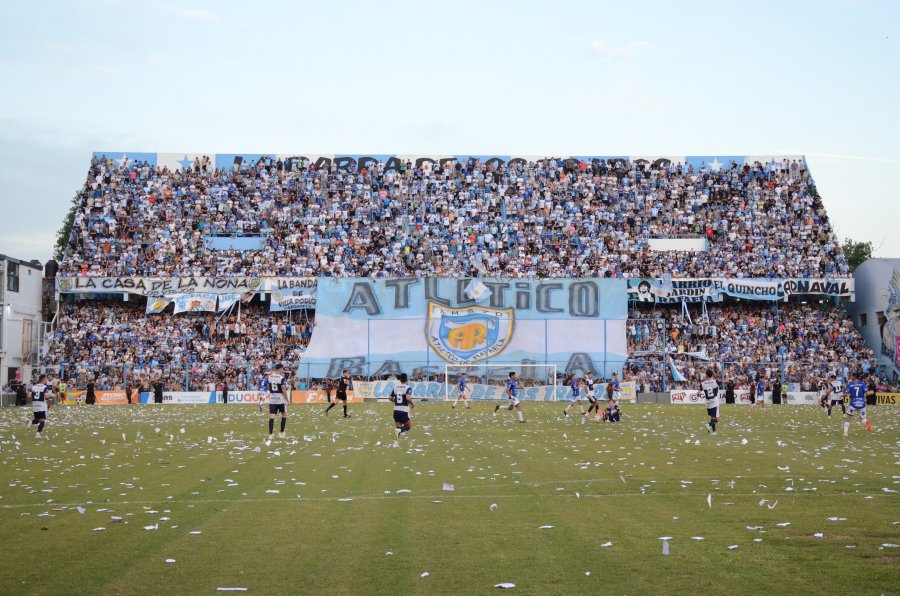 EL MONUMENTAL ESTALLADO DE HINCHAS ALBICELESTES PARA VER A LA CREMA EN SU &Uacute;LTIMO PARTIDO EN EL FEDERAL A