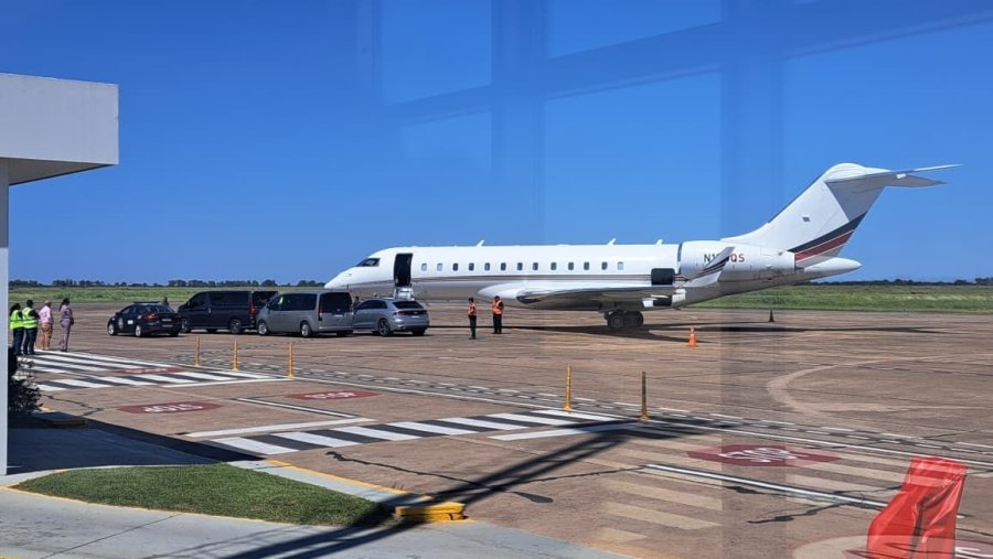 EN SAUCE VIEJO. Un operativo sin fisuras permiti&oacute; que el paso de la familia del rosarino sea &aacute;gil y sin inconvenientes.