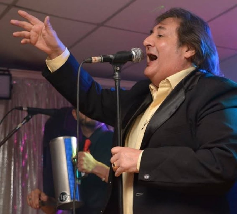 Dyno durante una presentaci&oacute;n.