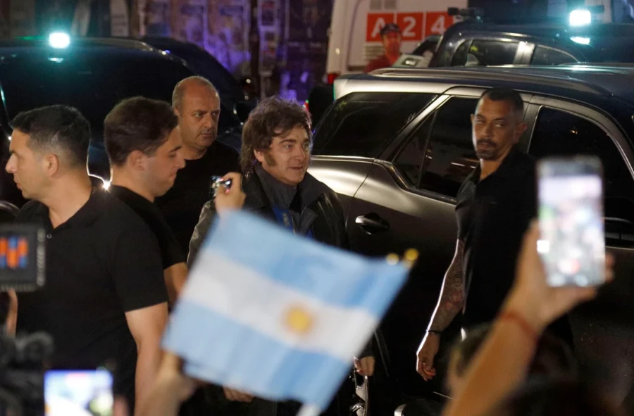 El presidente Javier Milei visit&oacute; el streaming Carajo.