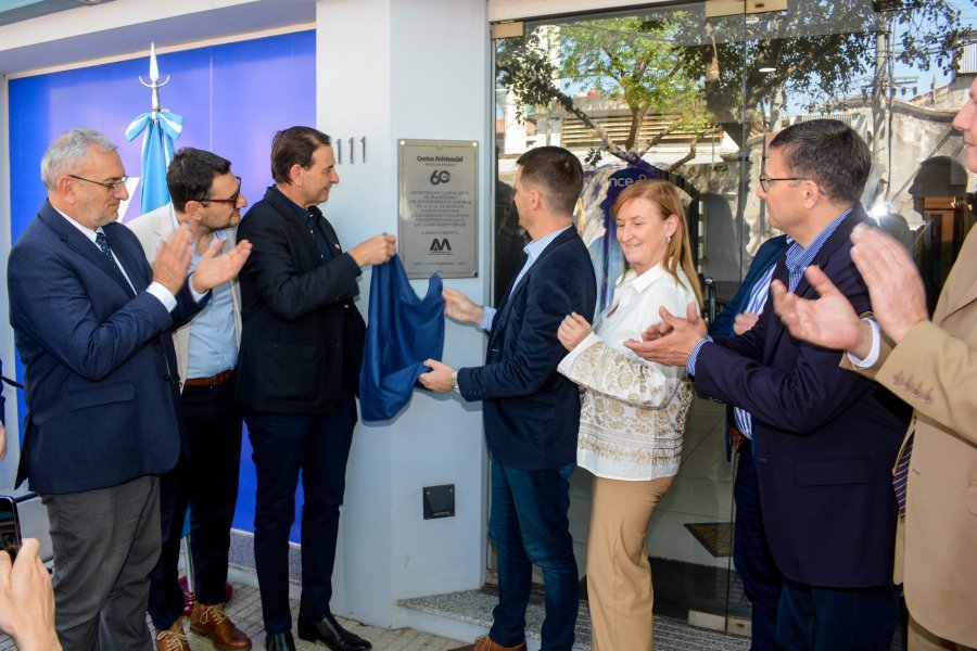 DESIGNACI&Oacute;N. Marfortt y Viotti, junto a otras autoridades institucionales, en septiembre de 2024 en ocasi&oacute;n de celebrar los 60 a&ntilde;os de la Asociaci&oacute;n M&eacute;dica.