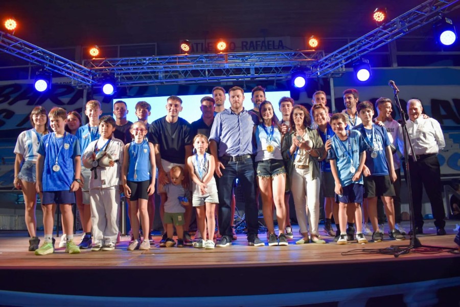 ATL&Eacute;TICO DE RAFAELA VIVI&Oacute; LA FIESTA DEL DEPORTE Y LA FAMILIA CELESTE