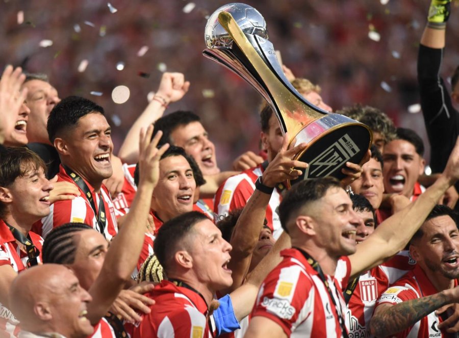 EL PINCHA SE QUED&Oacute; CON EL TROFEO DE CAMPEONES