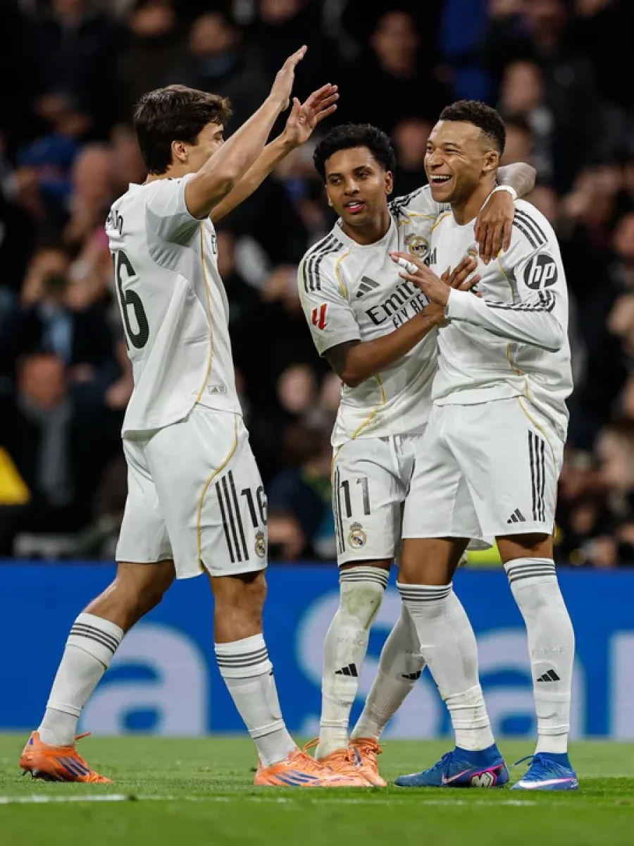 Real Madrid super&oacute; a Sevilla por 2-0.