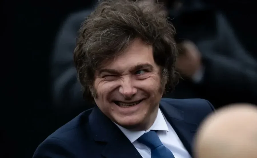 Javier Milei apoy&oacute; a Estudiantes de La Plata.