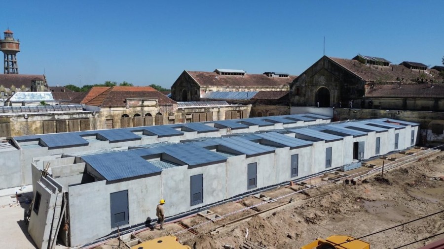 La obra contempla la construcci&oacute;n de cuatro tiras de pabellones de 18 celdas cada uno.