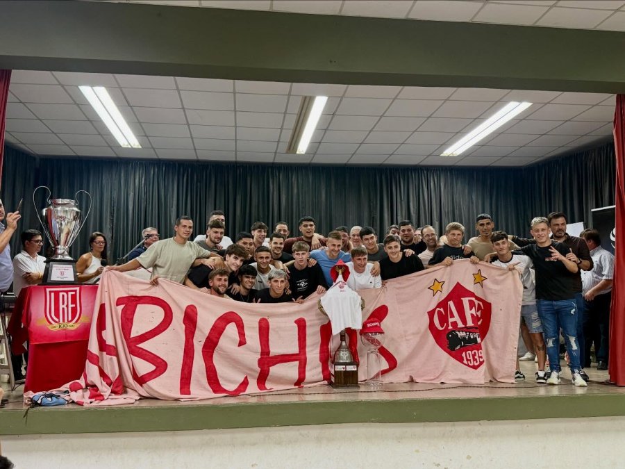 FERROCARRIL DEL ESTADO FUE UNO DE LOS GRANDES PREMIADOS DE LA NOCHE. TREMENDO 2025 PARA EL BICHO COLORADO