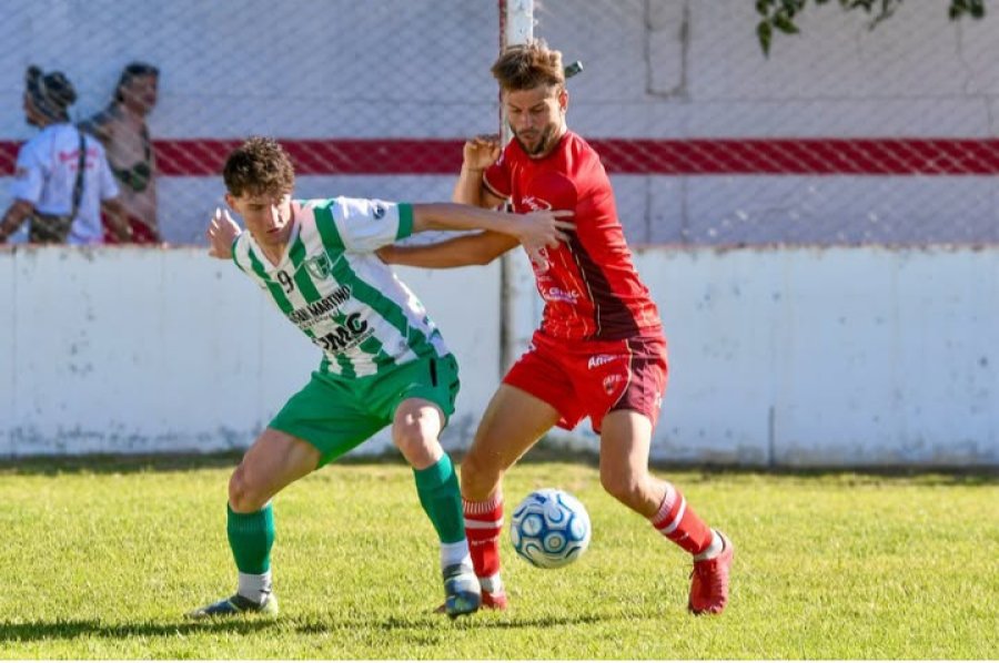 UN TROFEO EN JUEGO. Ferro y Brown juegan en cancha de Quilmes.
