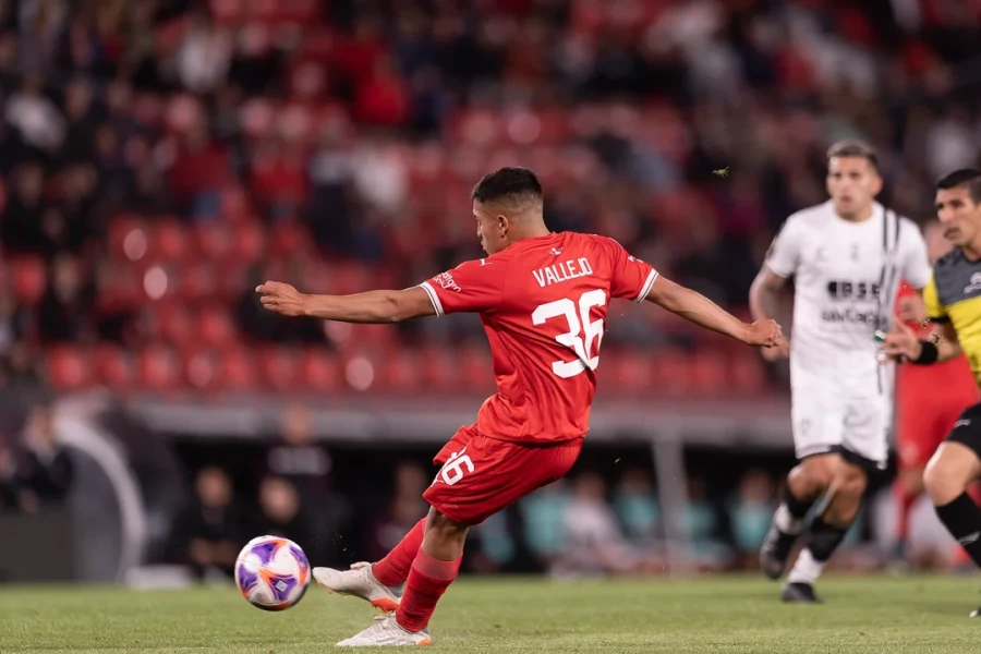 EMIGRA. El joven futbolista que deja Independiente.