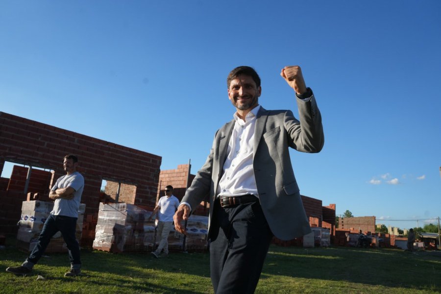 El gobernador Pullaro el martes visit&oacute; Esperanza.