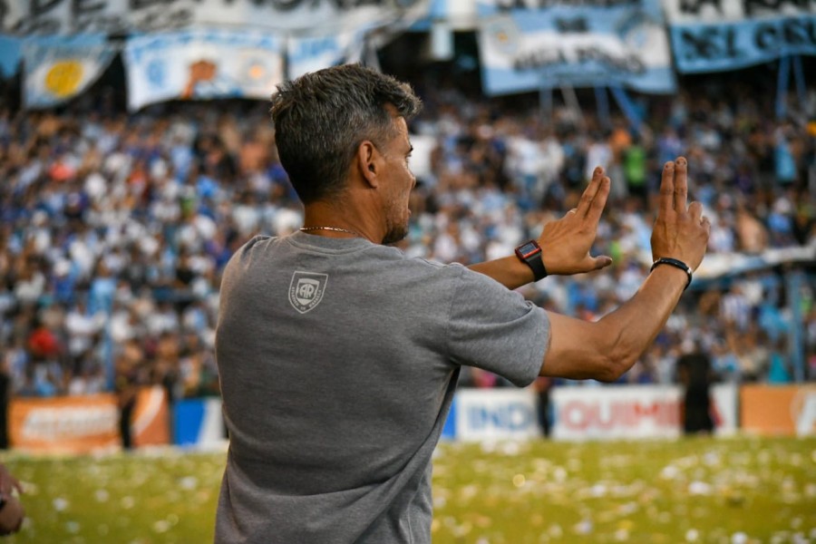 IV&Aacute;N JU&Aacute;REZ. El DT seguir&aacute; al mando del equipo en la pr&oacute;xima Primera Nacional.