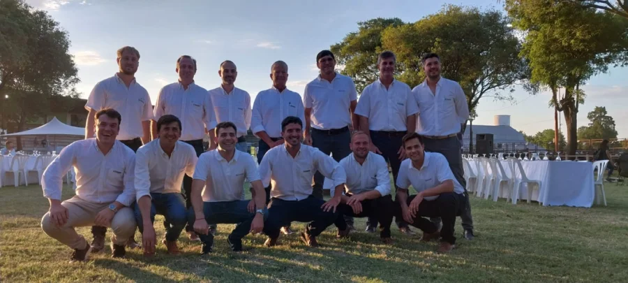 EQUIPO. Personal de la Cooperativa Guillermo Lehmann que integr&oacute; el equipo operativo de la subasta.