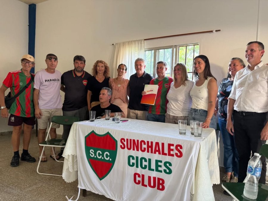 Quienes participaron de la firma del acuerdo.