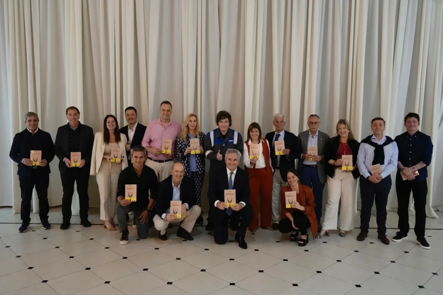 El presidente Javier Milei y su gabinete.