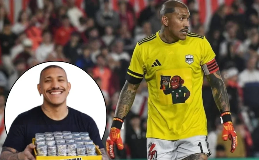 Ignacio Arce como vendedor de alfajores.