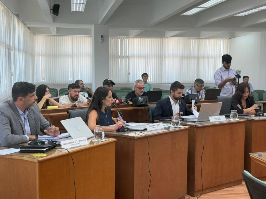 R&aacute;pido de reflejos, ante un oficialismo debilitado, el bloque de concejales del PJ impuso cambios en el Presupuesto como condici&oacute;n para votar a favor.