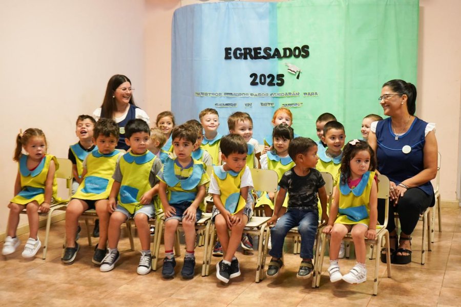 EGRESADOS. El grupo que concluy&oacute; la concurrencia al organismo comunal.