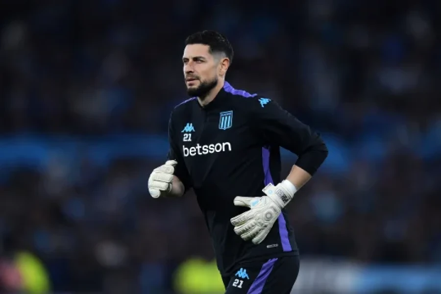 BUEN REFUERZO. El experimentado arquero.