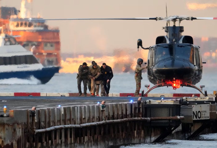 El recorrido de Maduro desde la penitenciar&iacute;a hasta la sede judicial incluy&oacute; el uso de un helic&oacute;ptero. (REUTERS)