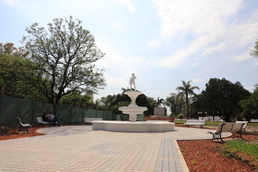 En lo que respecta a las veredas, el avance alcanza aproximadamente el 65%.