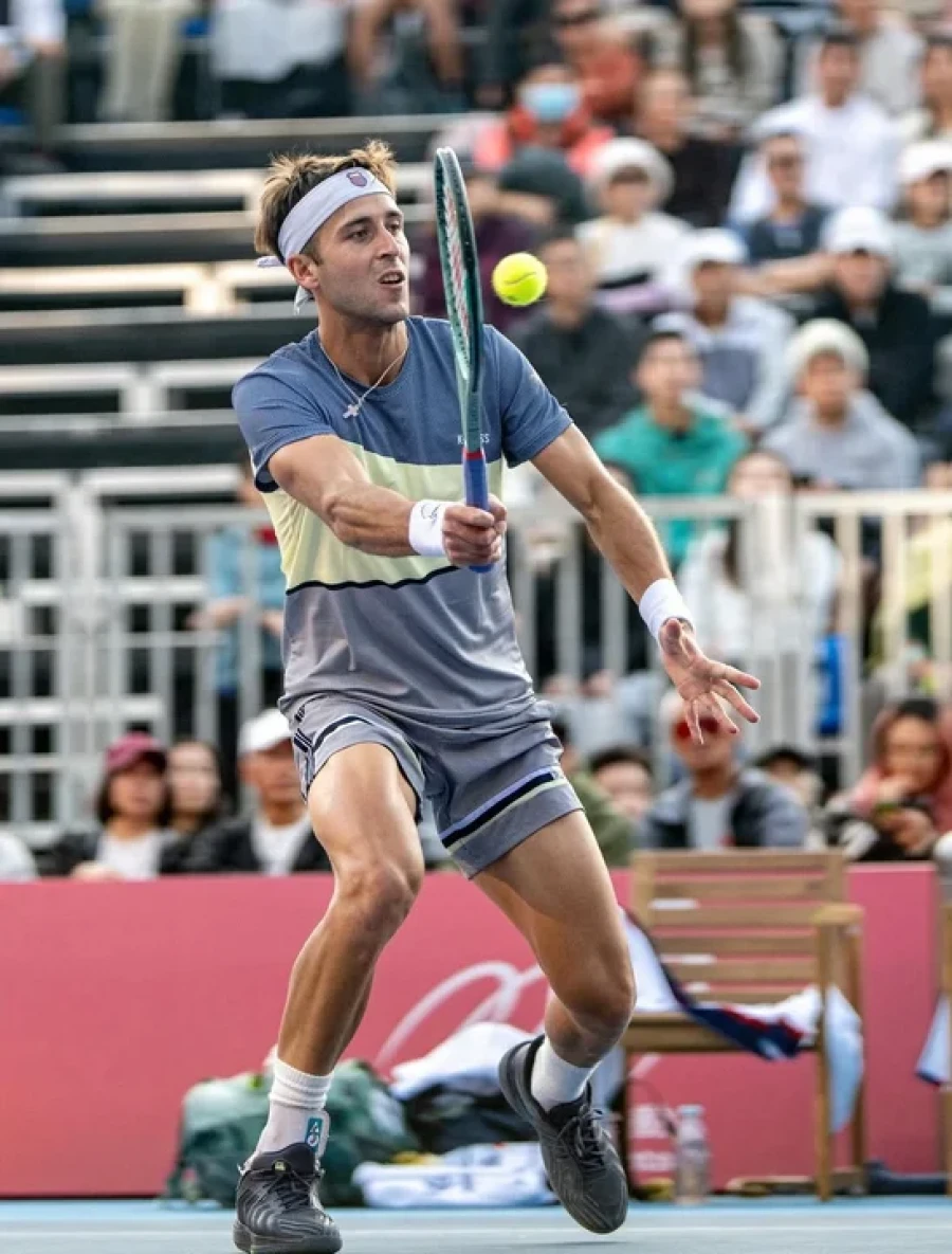 ELIMINADO. Etcheverry cay&oacute; en tres sets.