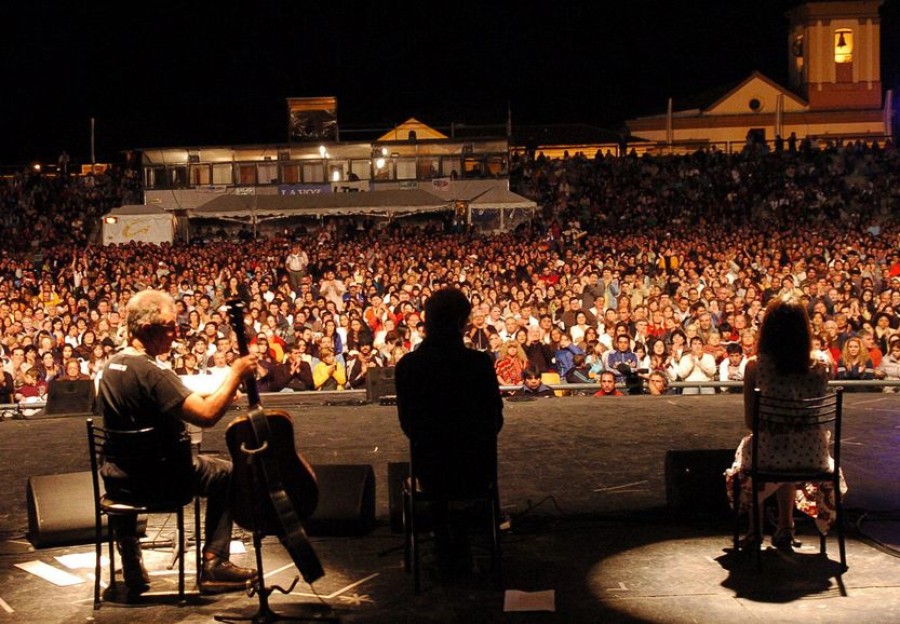 PARA TODOS LOS GUSTOS. En la provincia, durante el verano, se puede disfrutar de variadas propuestas festivaleras.