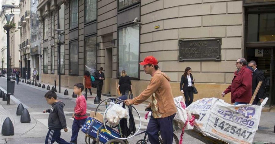 CANASTA BASICA. Una familia necesit&oacute; $ 1.308.713 en diciembre para no ser pobre, seg&uacute;n el INDEC.