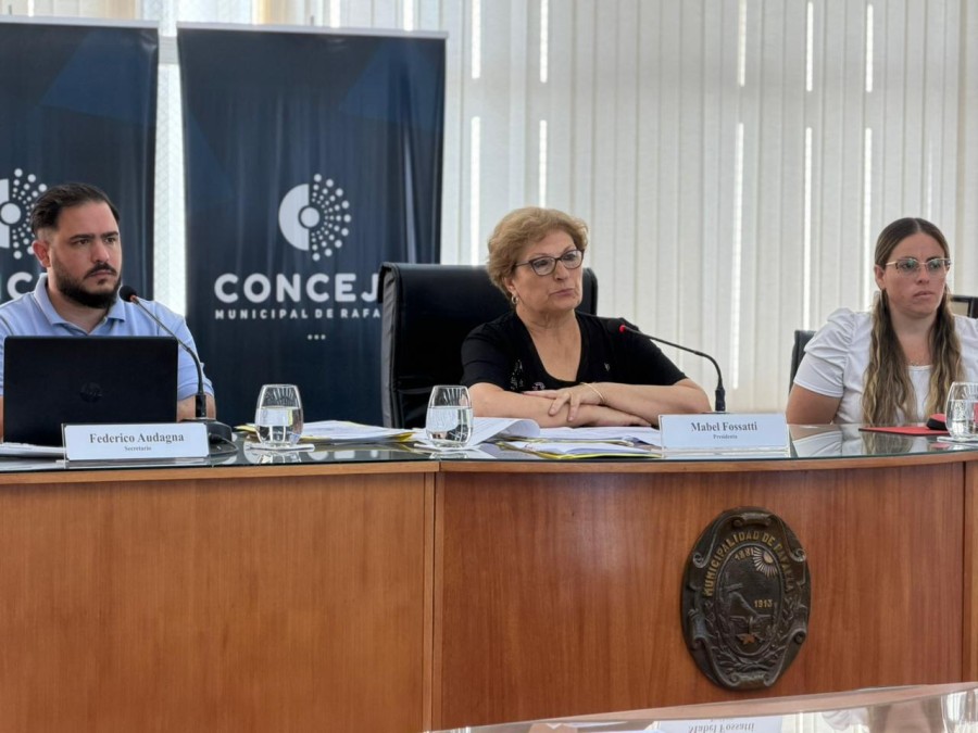 La presidenta del Concejo, Mabel Fossatti, tuvo cruces con el libertario Fabricio Dellasanta por cuestiones de reglamento. (FOTO PRENSA CONCEJO)