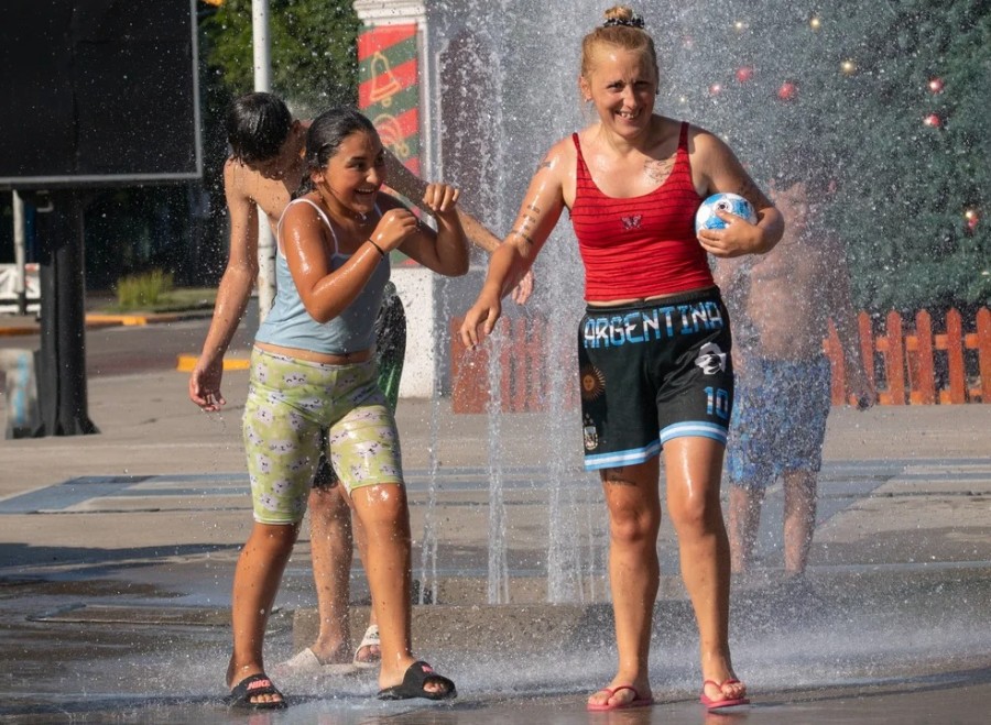 ENCUESTA. La p&eacute;rdida de poder adquisitivo dej&oacute; este verano 2026 sin vacaciones al 46% de los argentinos.