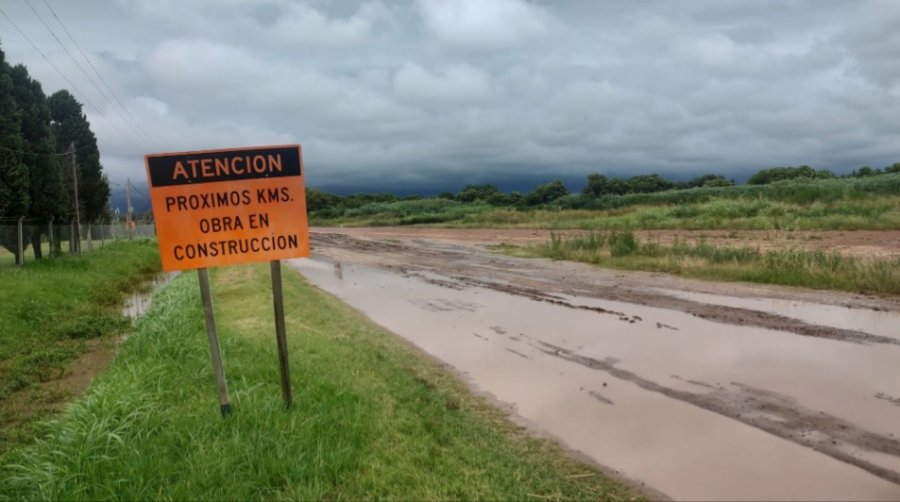Asi&acute;anegada se presentaba hoy la v&iacute;a de comunicaci&oacute;n.
