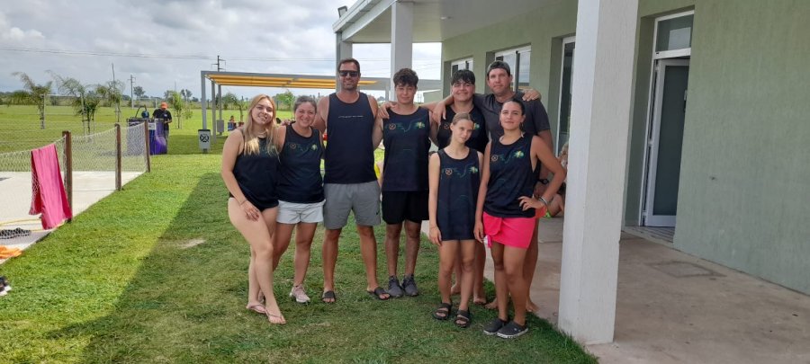 Los 7 Profes que trabajan con los chicos de la colonia y con el p&uacute;blico en general