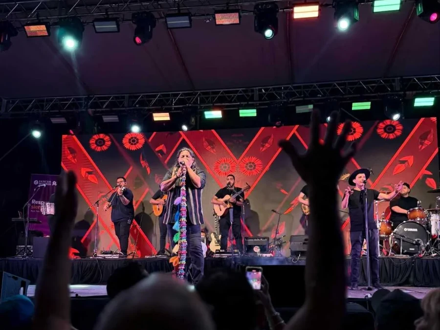 lucio, el Indio Rojas, en plena actuaci&oacute;n.