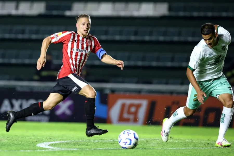 Estudiantes de La Plata gole&oacute; a Ituzaing&oacute; y avanz&oacute; en la Copa Argentina.