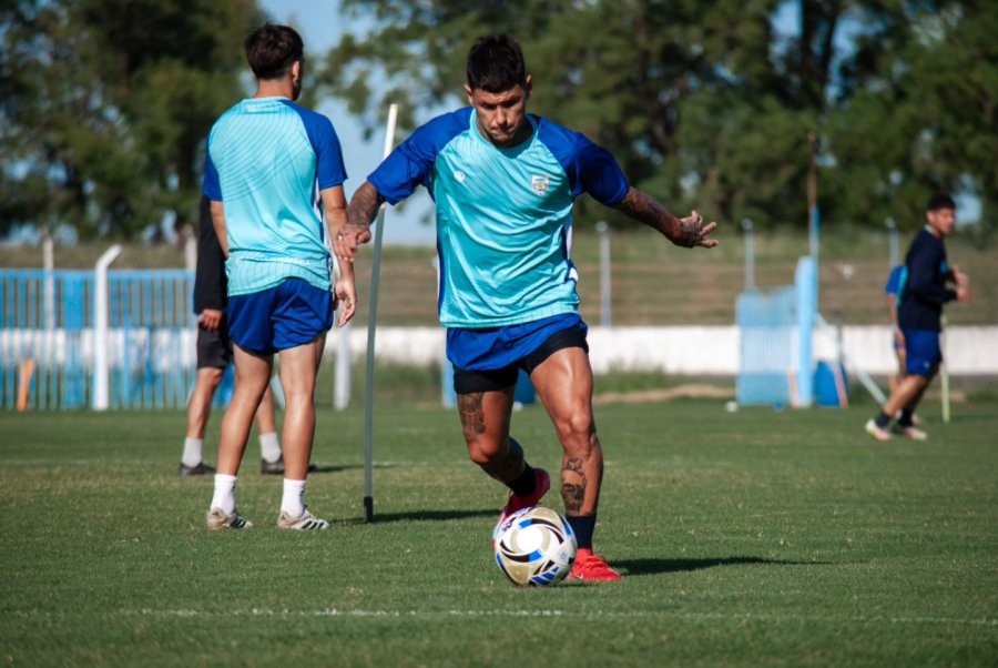 EN EL PREDIO. / Atl&eacute;tico sigue adelante con su puesta a punto y hoy viajar&aacute; a Paran&aacute; para sumar rodaje futbol&iacute;stico.