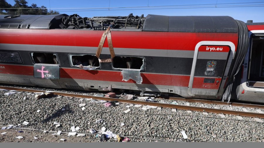 DESCARRILAMIENTO FATAL. El accidente de tren en Adamuz dej&oacute; m&aacute;s de 40 v&iacute;ctimas mortales y muchas inc&oacute;gnitas sobre las causas del siniestro.