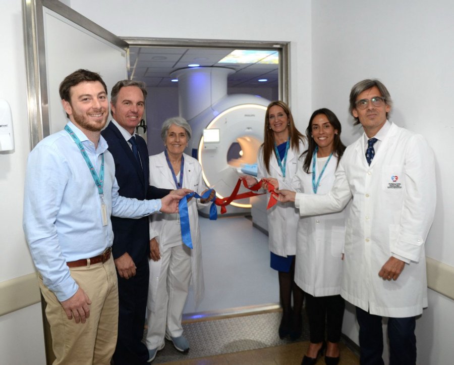 Dr. Franco Marinucci, | Ing. H&eacute;ctor Martini, Dra. Liliana Favaloro, Dra. Andrea Falugi, Dra. Laura Favaloro y Dr. Sebasti&aacute;n Defranchi en la presentaci&oacute;n de nuevo equipo .