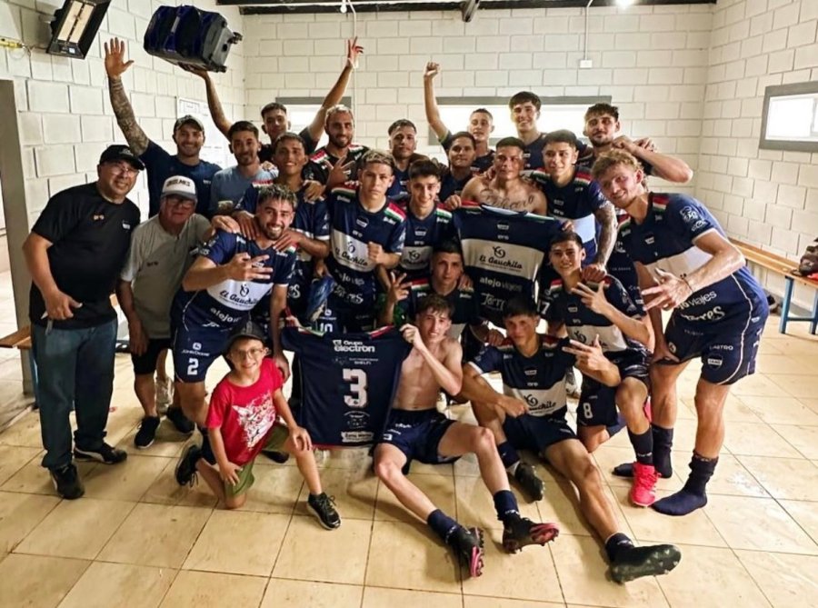 DE VISITANTE. Argentino Quilmes inicia su camino ante D.F. Sarmiento.