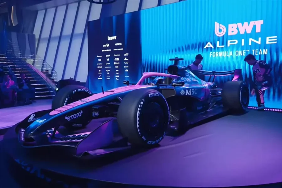 La presentaci&oacute;n del Alpine 2026, con Pierre Gasly y Franco Colapinto como protagonistas en un crucero en el puerto de Barcelona.