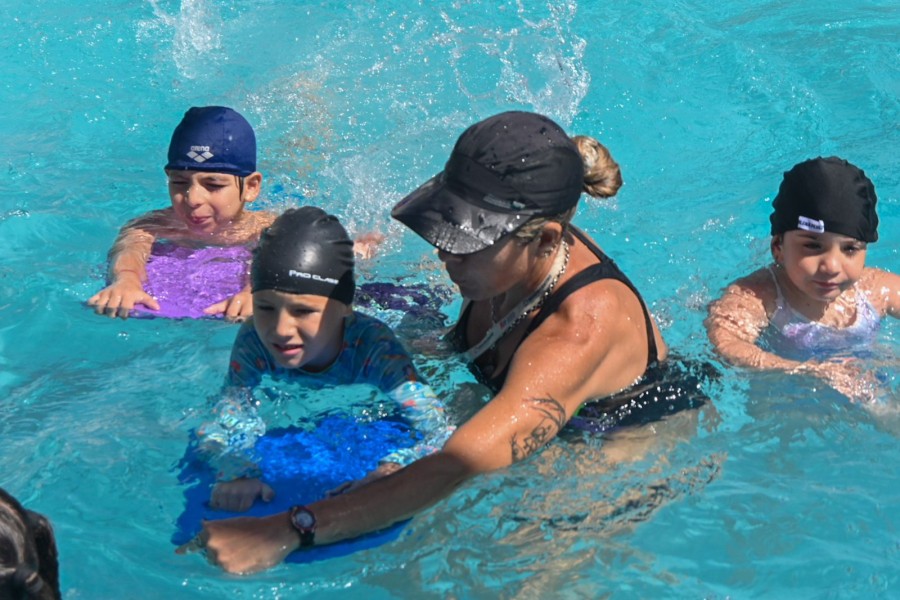 36.000 ni&ntilde;os, ni&ntilde;as y adolescentes est&aacute;n aprendiendo a nadar.