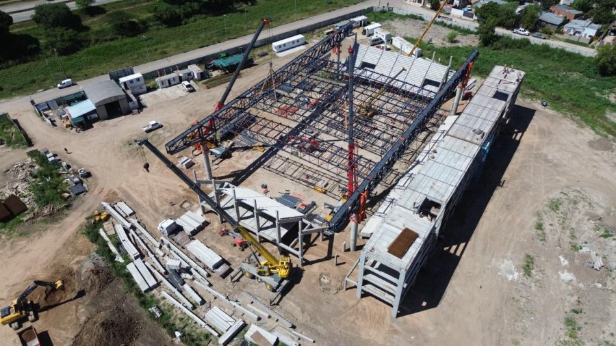 MICROESTADIO SANTAFESINO. "Quedar&aacute; como un legado para el uso de deportistas, instituciones y vecinos&rdquo;, indic&oacute; el ministro de Obras P&uacute;blicas de la Provincia, Lisandro Enrico.