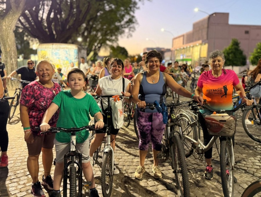 Bicicletear en familia.