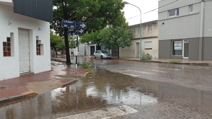 Lluvia intensa en la ma&ntilde;ana del lunes 26 de enero.
