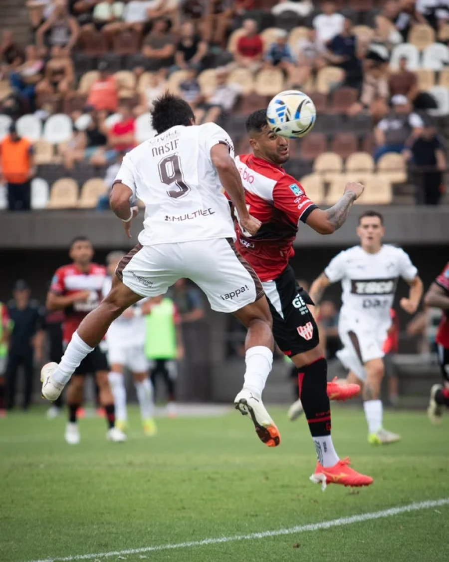 LIDER. Platense gan&oacute; de local.