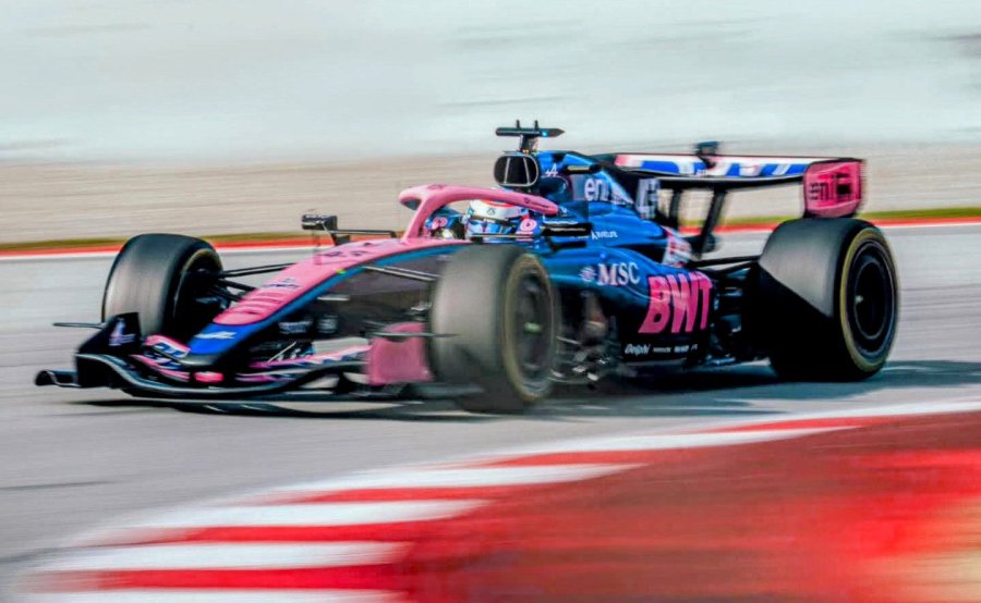 Franco Colapinto girando en el Circuito de Barcelona-Catalunya.