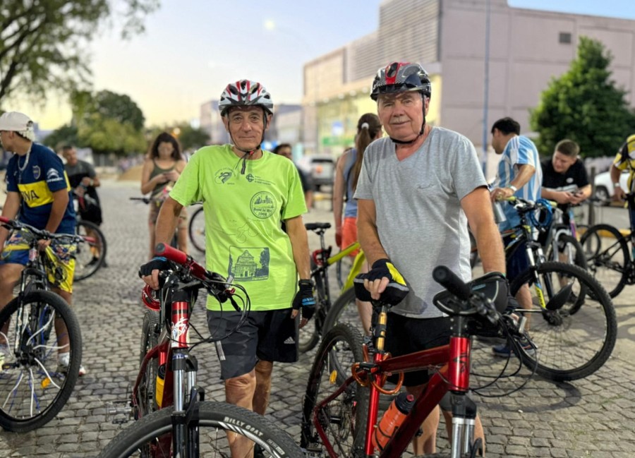 Nueva bicicleteada por las calles de la ciudad.
