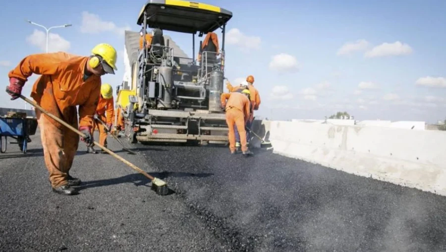 La postergaci&oacute;n de obras p&uacute;blicas, una de las claves para achicar el gasto.