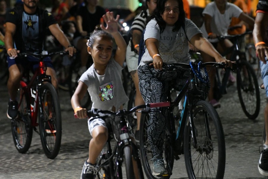 Una multitud particip&oacute; de la primera bicicleteada del a&ntilde;o.